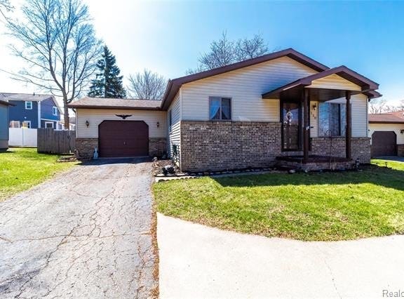 230 E Oregon Street, Lapeer, MI 48446