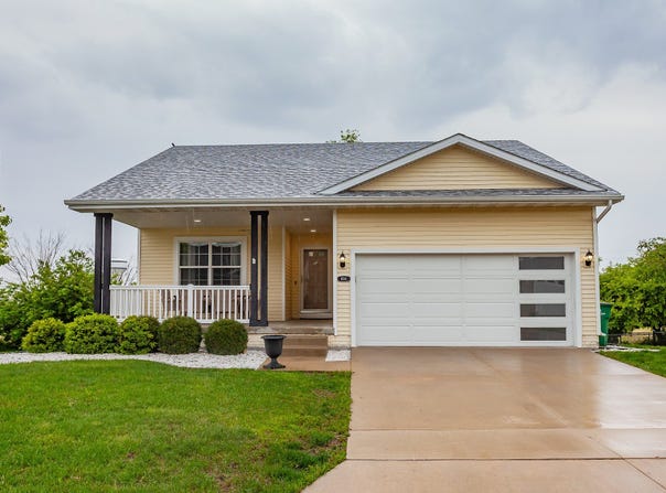 604 SE 18th Street, Grimes, IA 50111