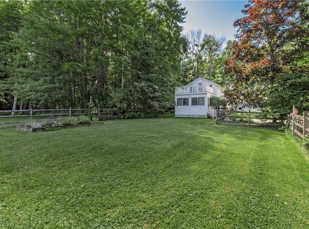 15879 Hemlock Road, Chagrin Falls, OH 44022