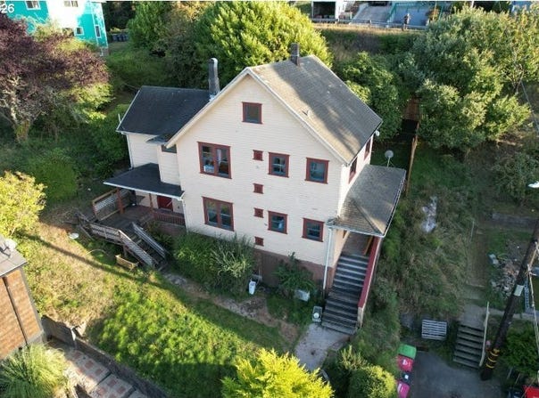 152 WASHINGTON St, Astoria, OR 97103