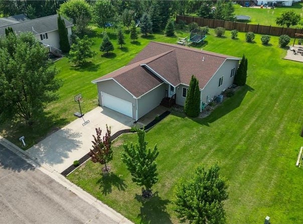 1023 6th Avenue NW, Perham, MN 56573