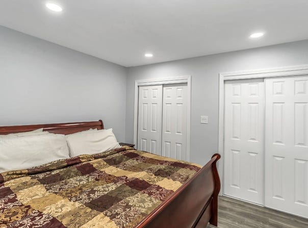 ****** Hardy Lane, Westbury, NY 11590