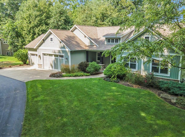 6722 Red Tail Ridge, Belmont, MI 49306
