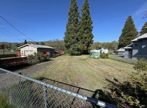 1807 Crescent Avenue, Klamath Falls, OR 97601