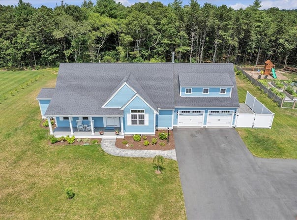 8 Dylans Way, East Falmouth, MA 02536
