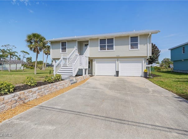 7674 Caloosa Drive, Bokeelia, FL 33922