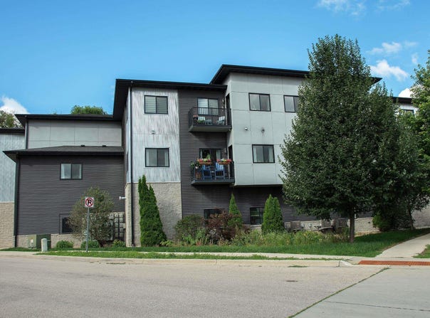221 E 5th Street, Cedar Falls, IA 50613