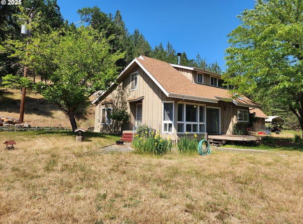 1090 E WILLIS CREEK RD, Winston, OR 97496