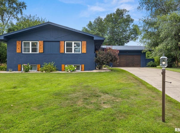 5215 N SHERBROOK Avenue, Peoria, IL 61614