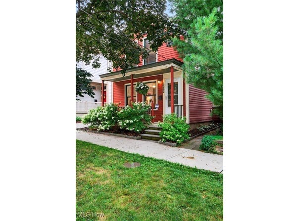 1562 W 29TH STREET, CLEVELAND, OH 44113