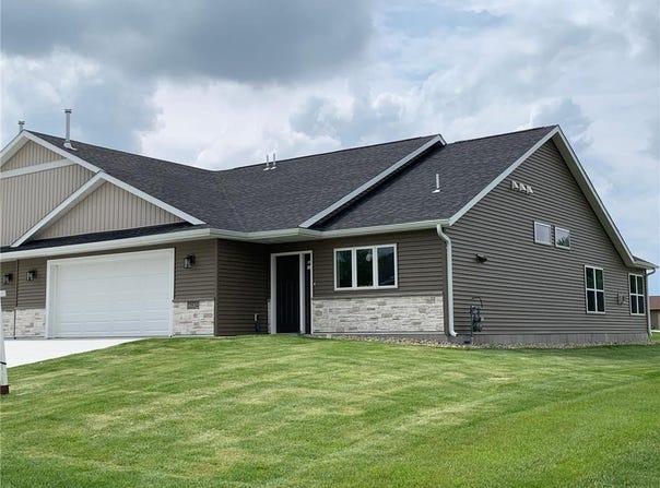2834 Meadowview Lane NE, Owatonna, MN 55060