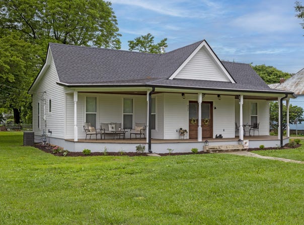 437 W Jackson Avenue, Spring City, TN 37381