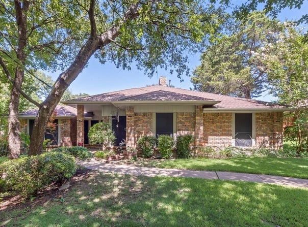 812 Cherlynne Drive, Cedar Hill, TX 75104