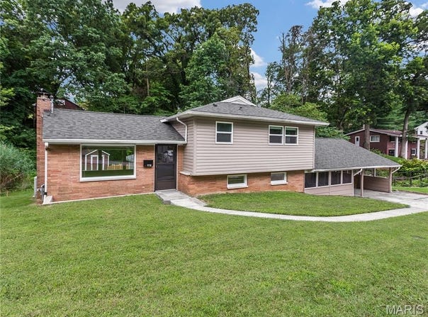 1102 Grand Avenue, Edwardsville, IL 62025