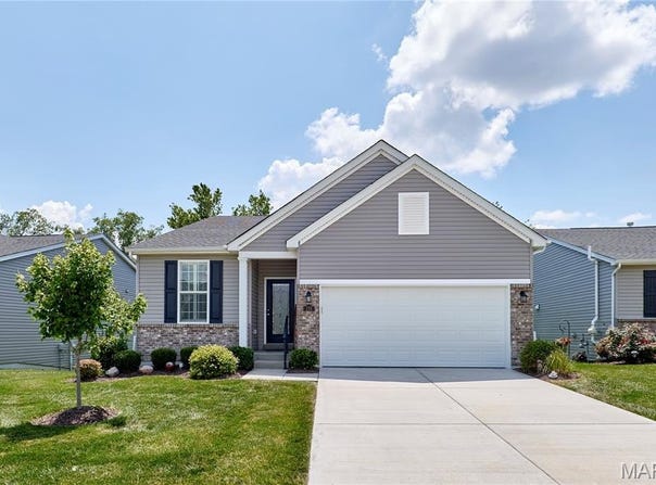 176 Noahs Mill Drive, Lake St Louis, MO 63367
