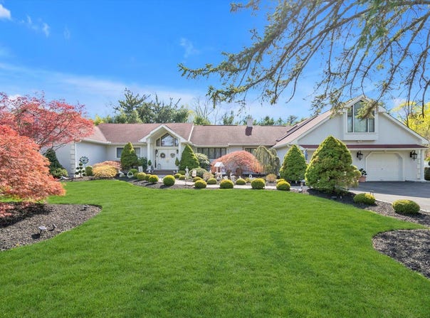 35 Palmer Lane, Thornwood, NY 10594