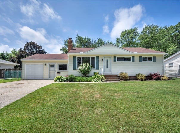 484 E 319th Street, Willowick, OH 44095