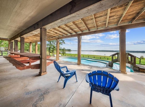 388 County Road 5597, Etoile, TX 75944
