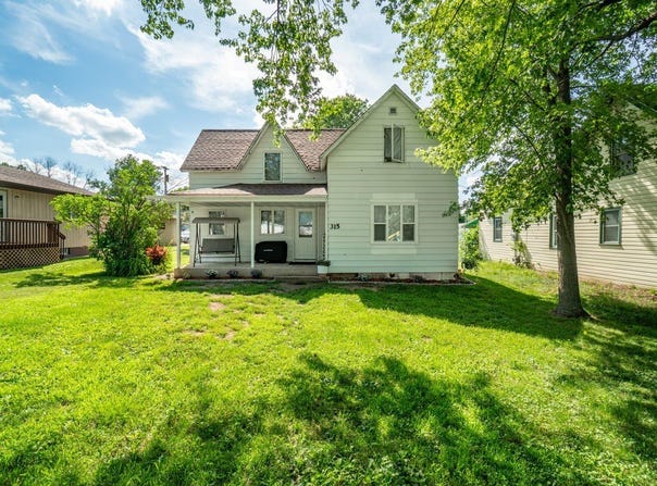 315 S Woodworth Street, Elmwood, WI 54740