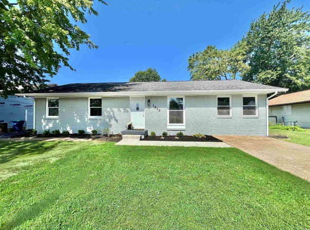 1312 Stratford Drive, Boonville, IN 47601