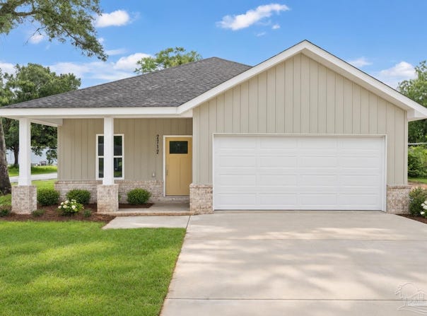 2716 Copter Rd, Pensacola, FL 32514