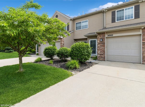 8610 EP True Parkway unit: 14002, West Des Moines, IA 50266