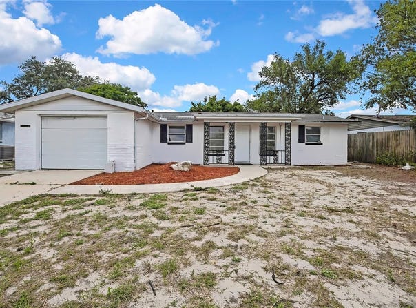 11130 WHITE OAK LANE, PORT RICHEY, FL 34668