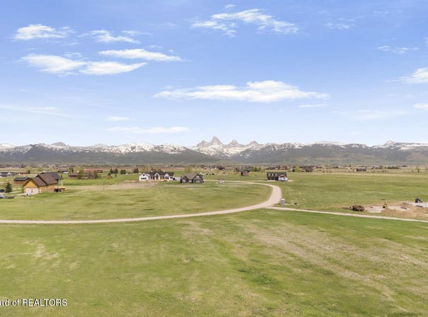 2413 DAYDREAM Drive, Tetonia, ID 83452