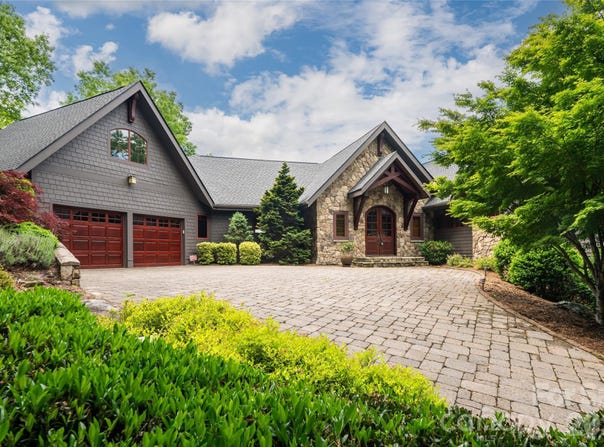 211 Boulder Ridge Drive, Hendersonville, NC 28792