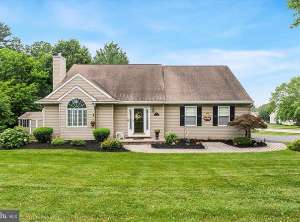 302 S BROOKSIDE DR, OXFORD, PA 19363