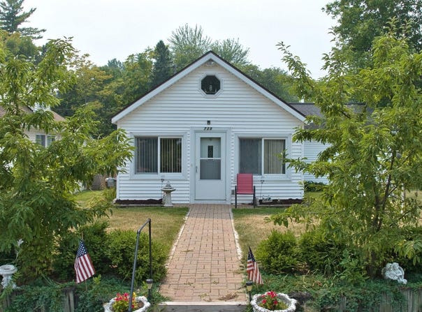 728 Bay, Bay City, MI 48706
