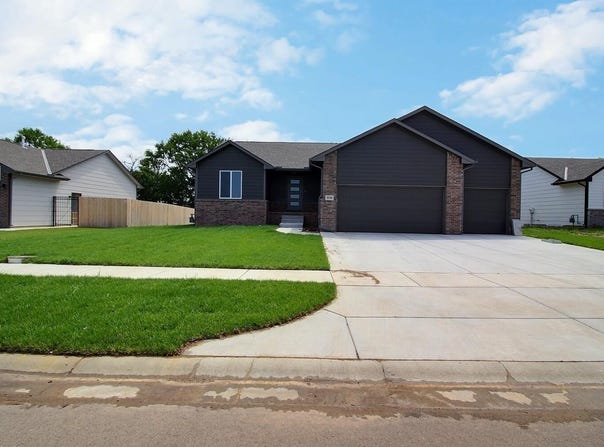 3536 N Forest Park St, Derby, KS 67037