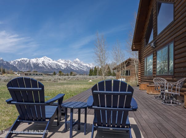 7505 N ROBERTA Drive, Jackson, WY 83001