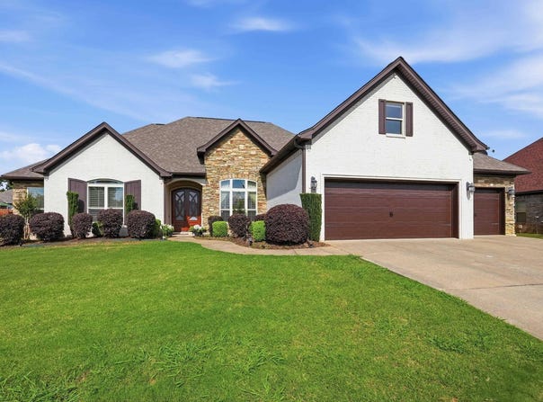 3221 Robbins Drive, Bryant, AR 72022