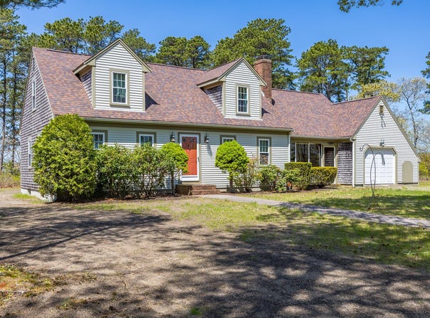 98 North Road, West Harwich, MA 02671