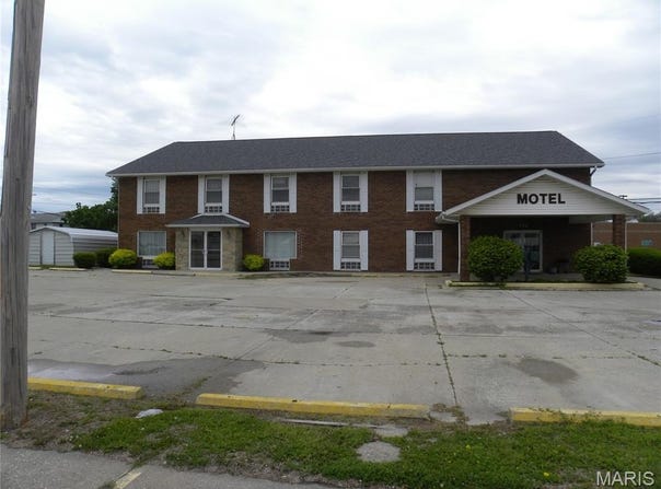 730 S State Street, Jerseyville, IL 62052