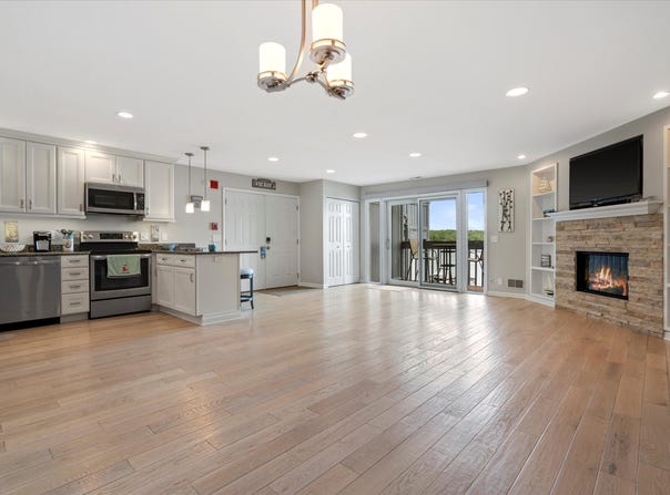131 Lance Dr, Twin Lakes, WI 53181