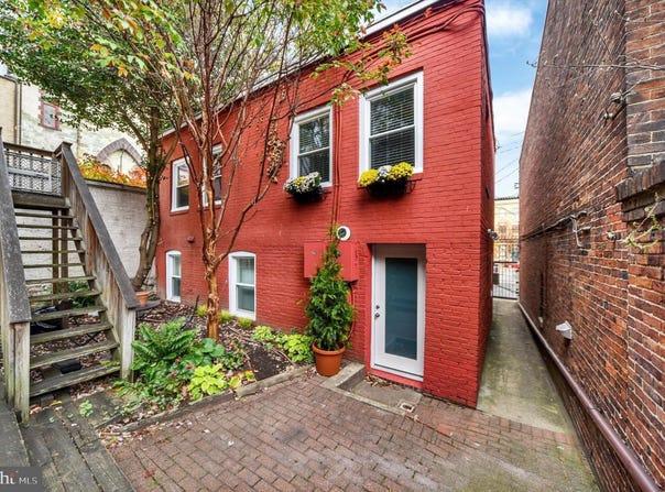 15 BRANCH Lane, BALTIMORE, MD 21201
