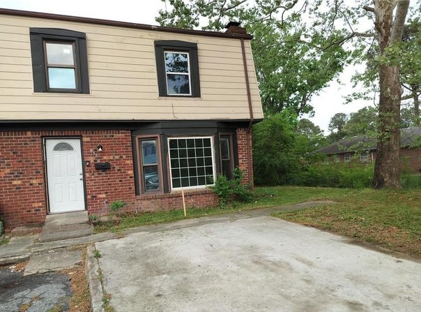 915 Harbour N Drive, Chesapeake, VA 23320