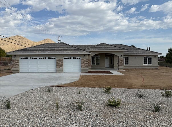 19375 Corwin Road, Apple Valley, CA 92307