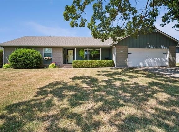 710 Martin Circle, Sand Springs, OK 74063