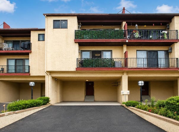 18 EMPIRE Drive, EGG HARBOR TOWNSHIP, NJ 08234