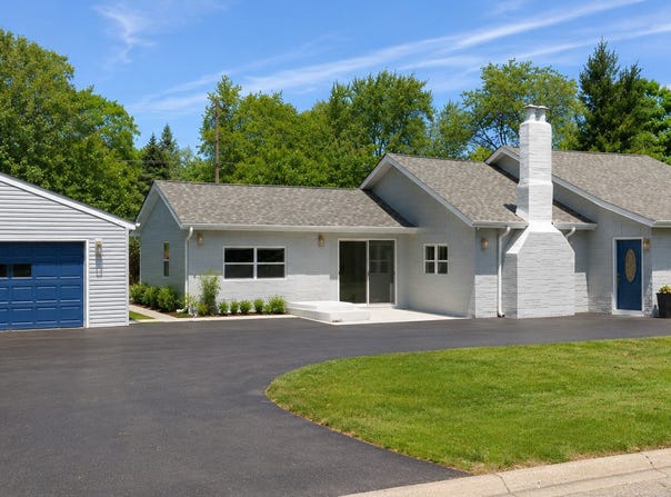 1934 Bethesda Boulevard, Zion, IL 60099
