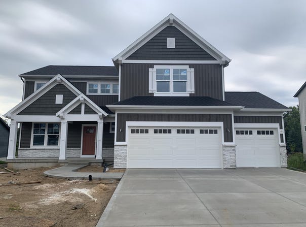 7882 Woodhurst Drive NE, Rockford, MI 49341
