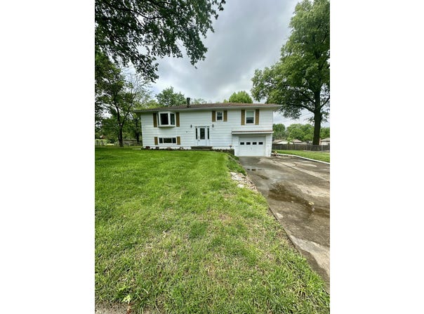 1203 S 9th Street, Clinton, MO 64735