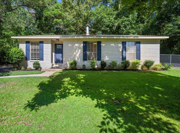 7937 Pine Springs Dr, Saraland, AL 36571