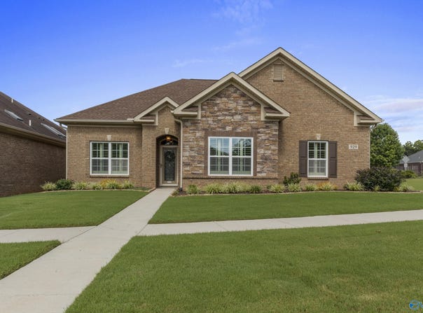 929 Binding Branch NW, Huntsville, AL 35806