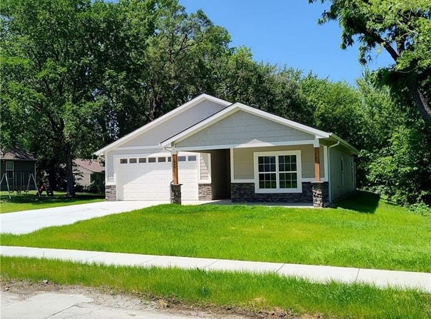 802 E North Main Street, Richmond, MO 64085