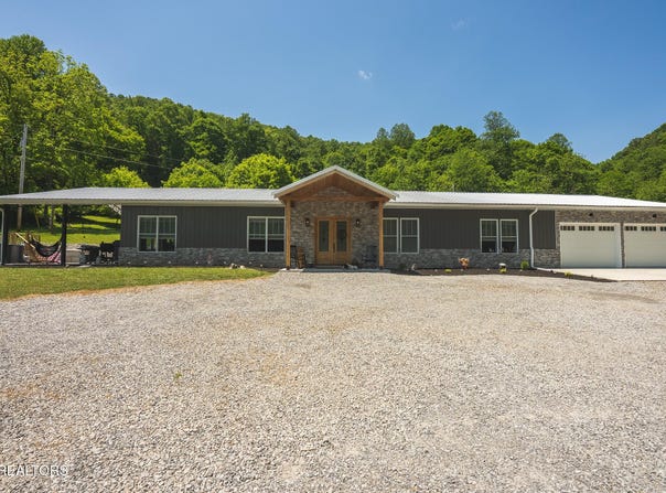 622 Earls Hollow Rd, Speedwell, TN 37870