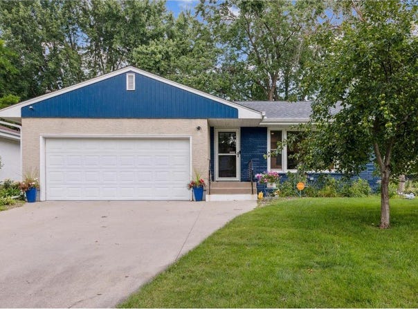 1384 Smith Avenue S, West Saint Paul, MN 55118
